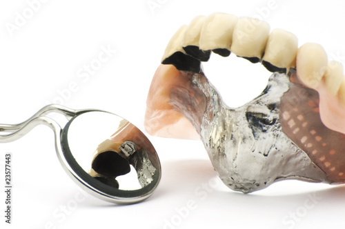 Combined fixed and mobile prosthesis