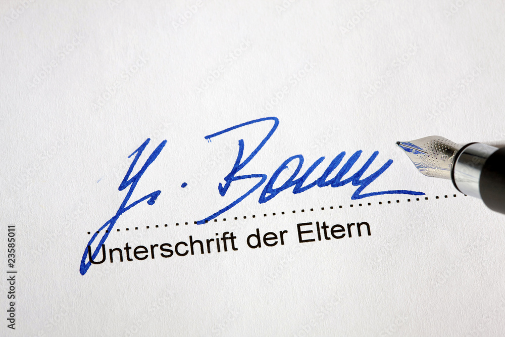 Unterschreiben einer schulischen Mitteillung Unterschreiben einer schulischen Mitteillung