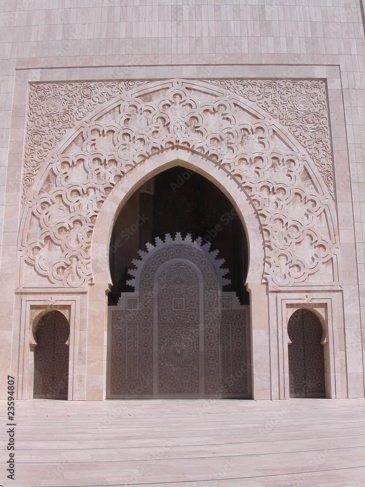 Porte monumentale de la mosquée Hassan II à Casablanca