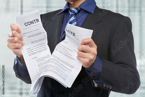 Canvas-taulu Tearing the contracts