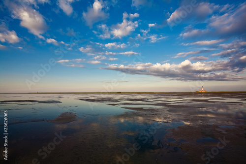 Wattenmeer und Leuchtturm