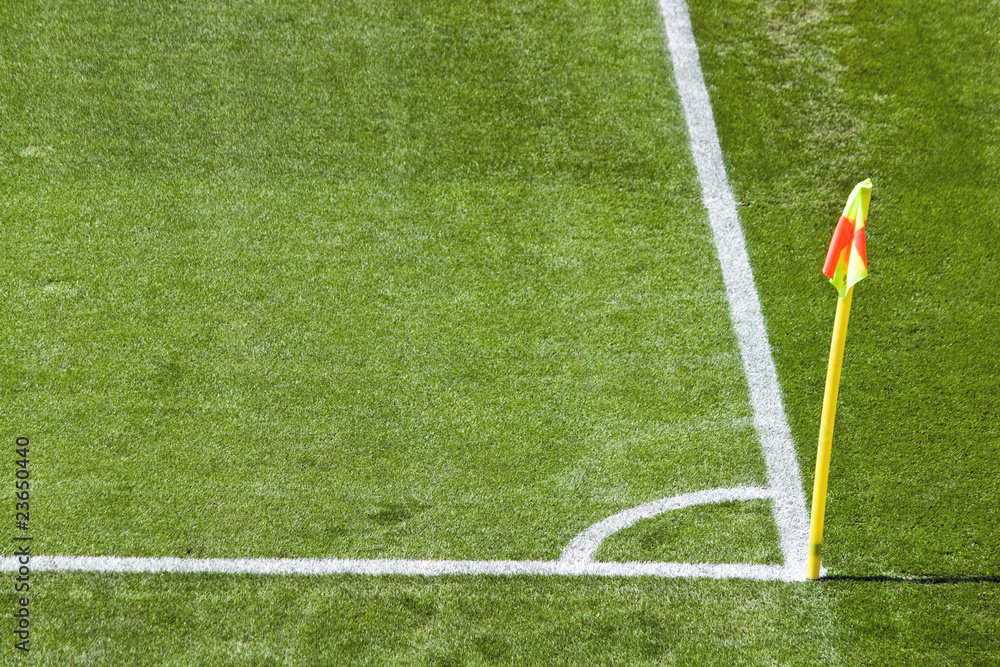 Fototapeta premium Eckmarkierung, Eckfahne, Fußballplatz