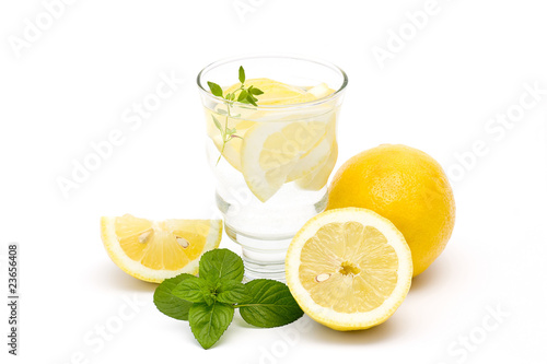 water with mint and lemon