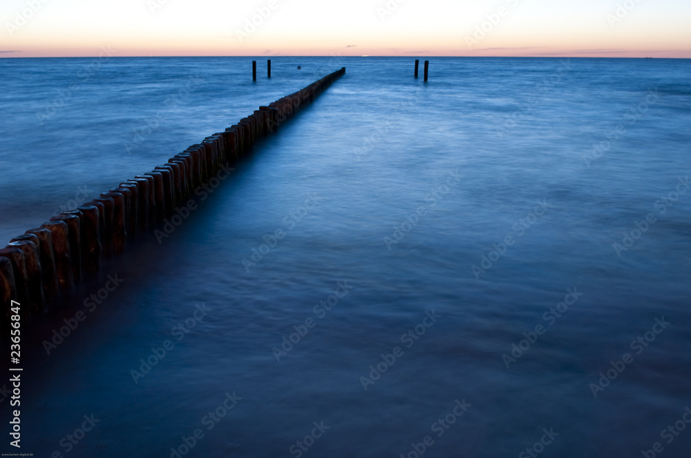Fototapeta premium Ostsee nach Sonnenuntergang