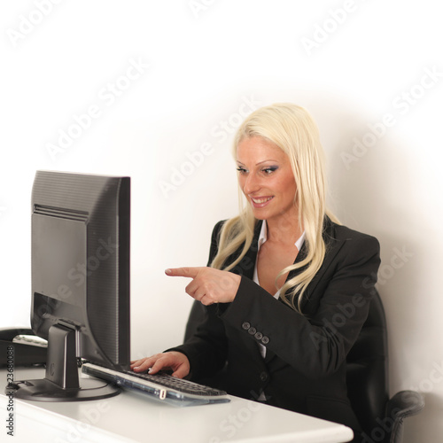 Business Frau am PC photo