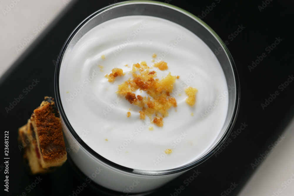 Foto de Cake Fruits Confits Yaourt do Stock Adobe Stock