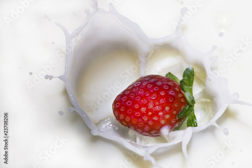 strawberry splash in the milk