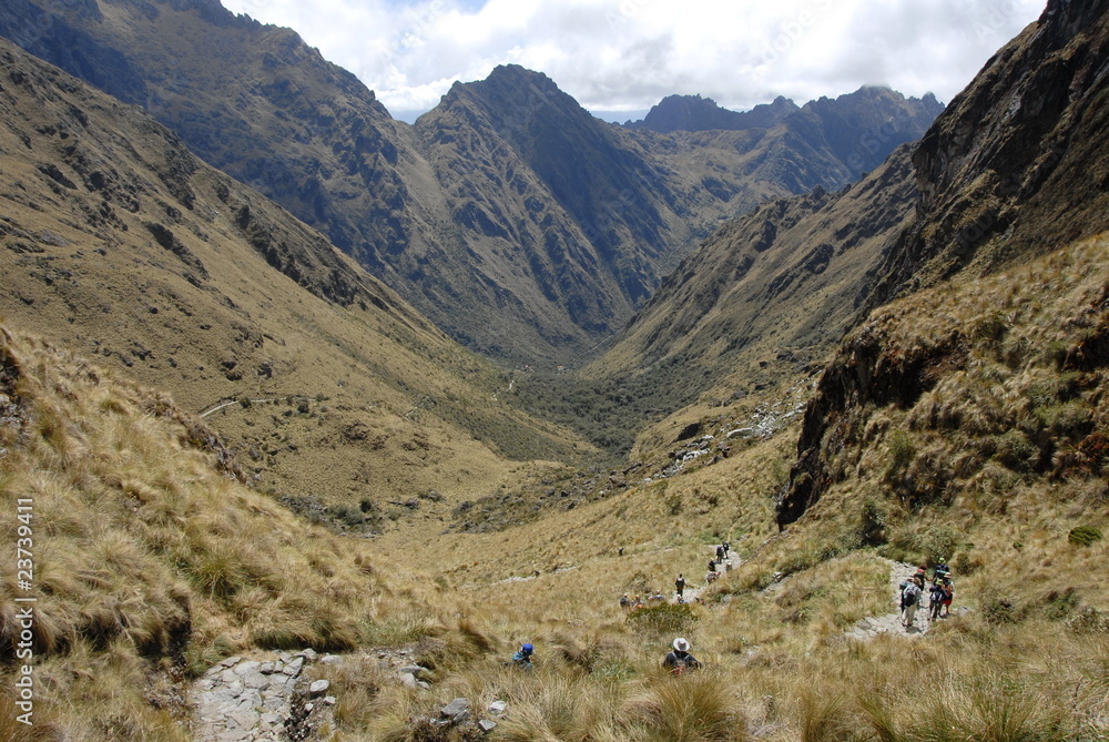 Inca trail and Runkurakay mountain from Warmiwanusca