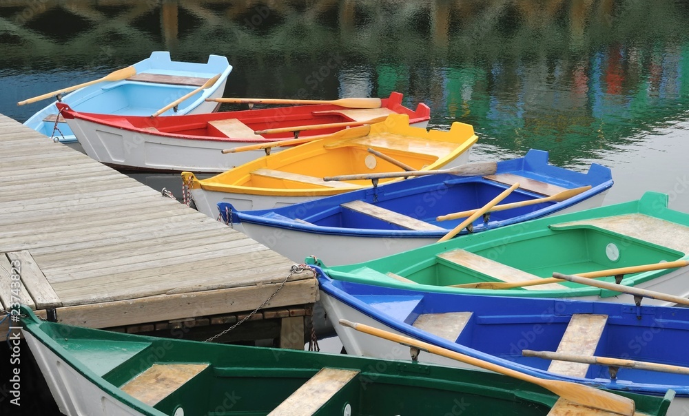 barques colorées