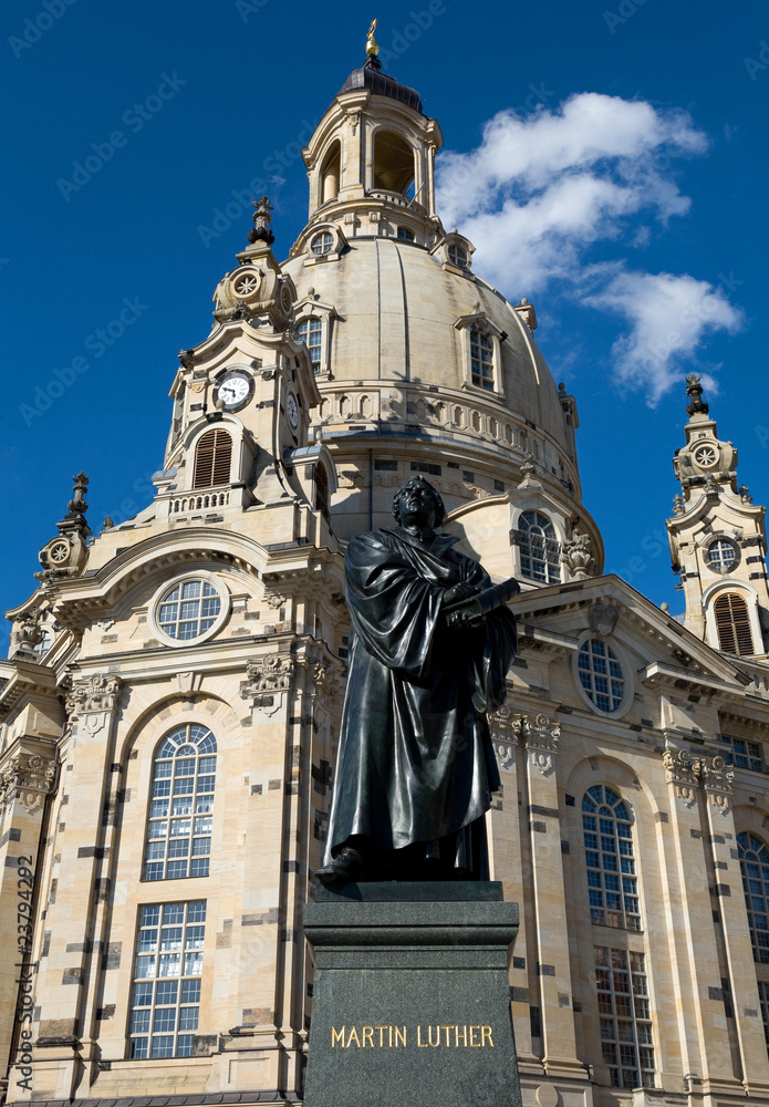 Fototapeta premium Frauenkirche mit Luther-Denkmal, Dresden