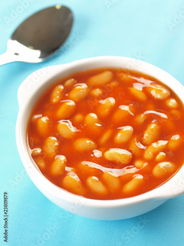 bowl of bakled beans