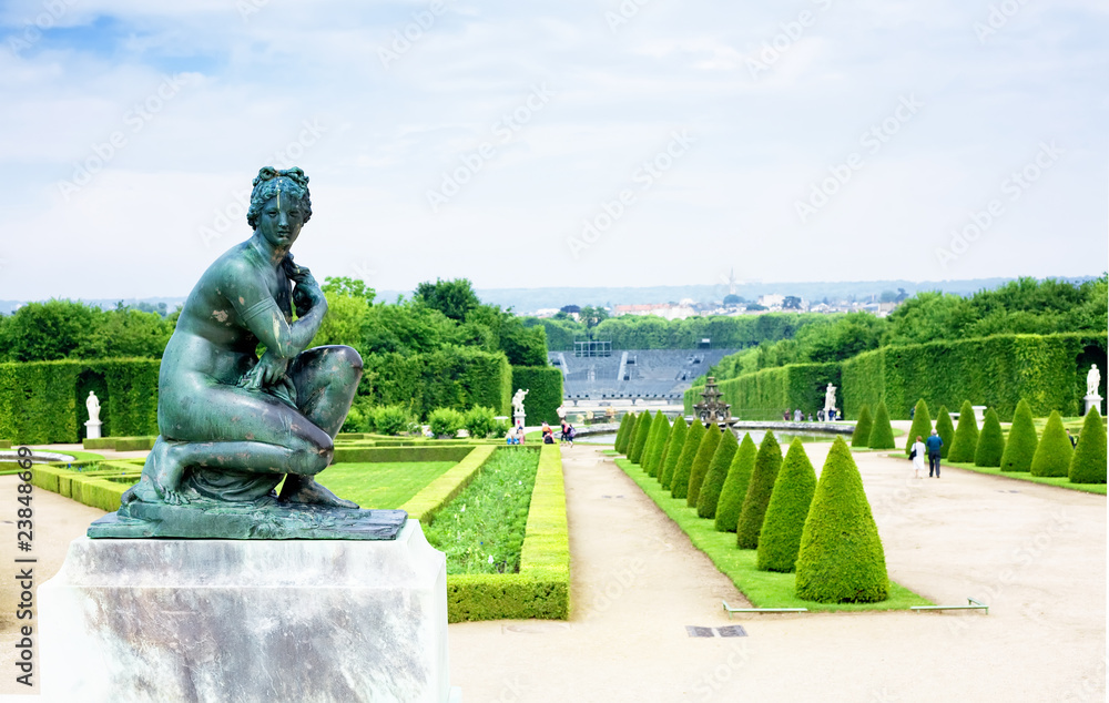 Fototapeta premium a statue in versailles