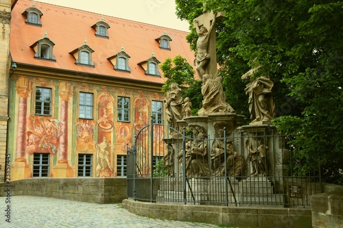 Bamberg  altes Rathaus mit Kreuzigungsgruppe