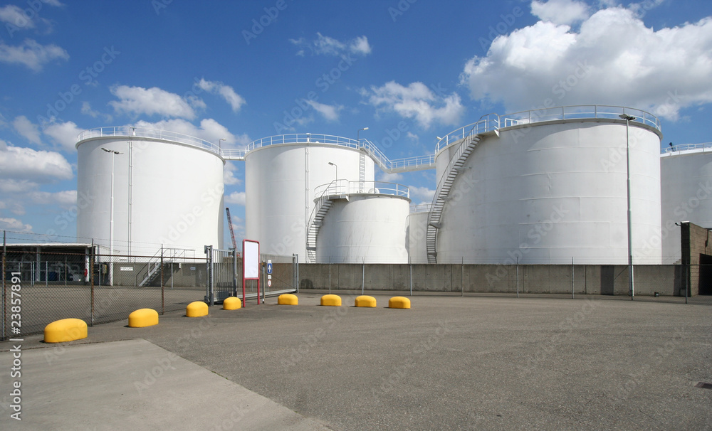 Obraz premium Large Oil Silos