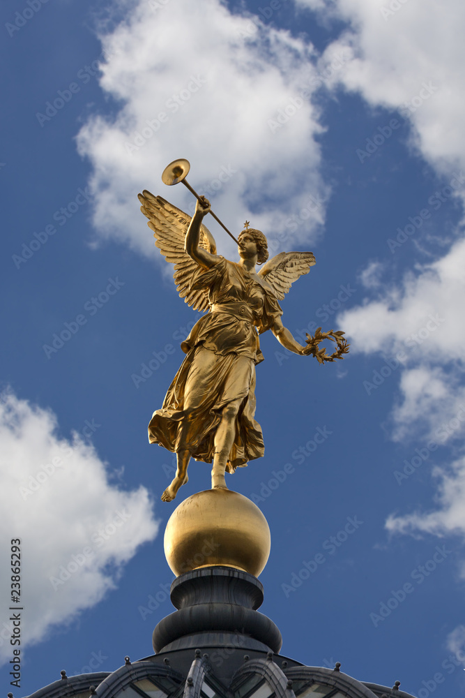 Statue Engel mit Fanfare (Dresden)