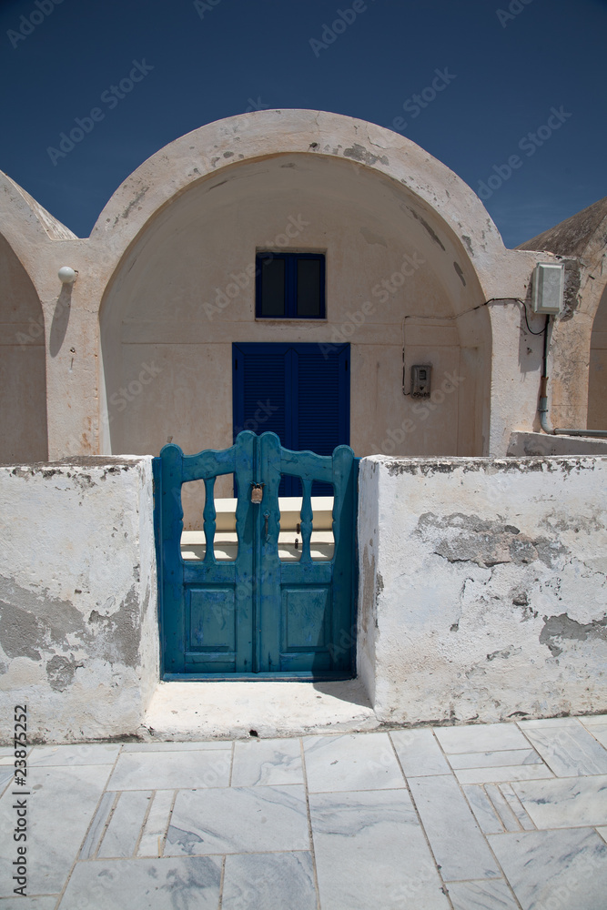 Naklejka premium Santorini beautiful volcanic island in Greece landscape with blu