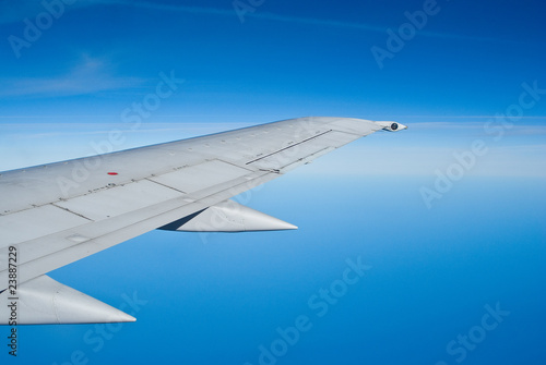 Passenger jet wing