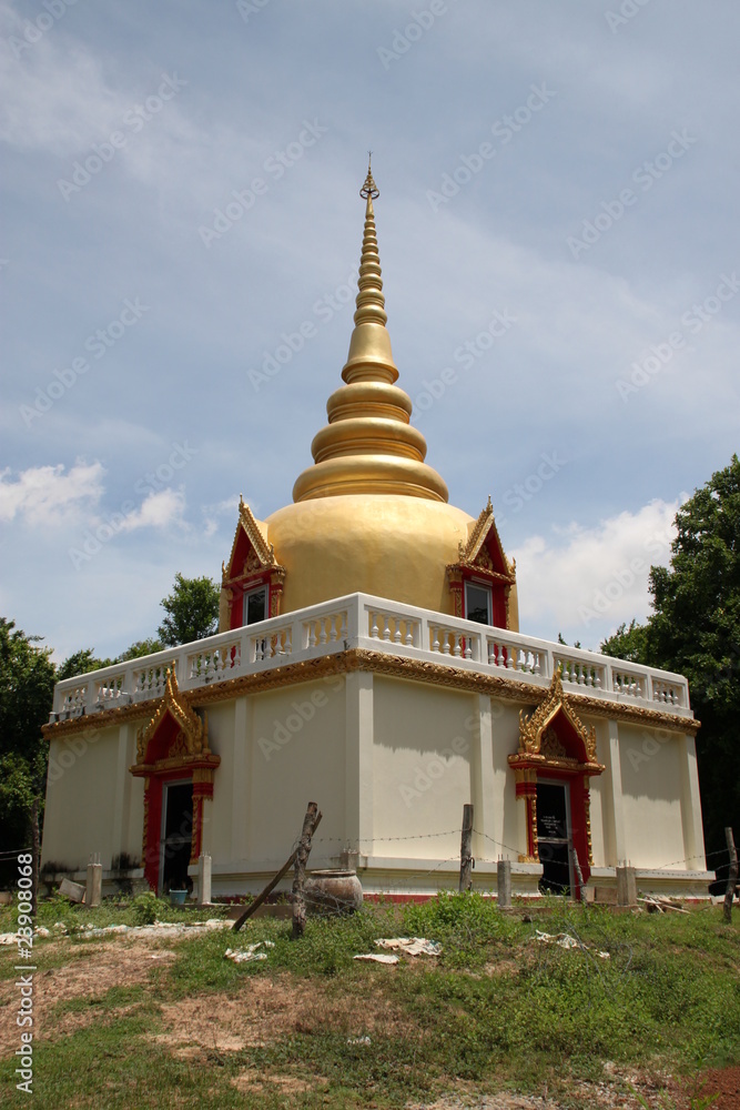 Fototapeta premium stupa, Wat Ban Yang, Borabue, Mahasarakam