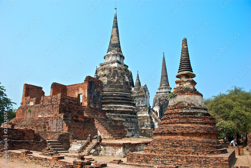 Fototapeta premium Buddhist temple in Ayutthaya