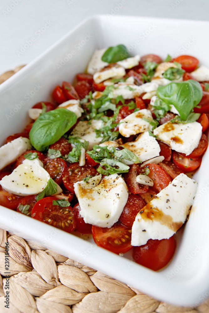 Büffelmozzarella mit Tomaten
