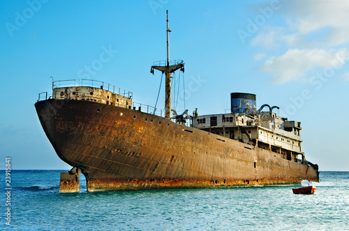 rusty boat © nito