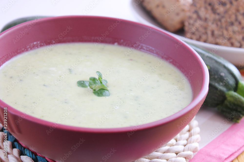 Zucchinicremesuppe