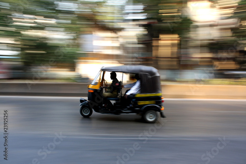 Obraz na plátně Speeding Rickshaw