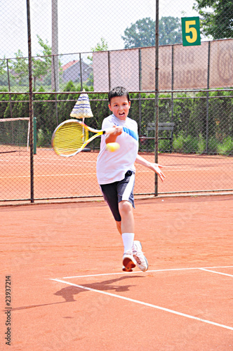Tennis boy © Baronb