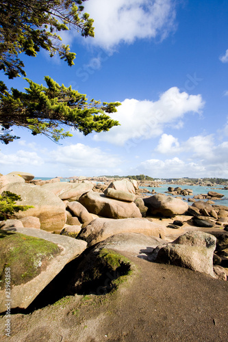 pink rocks near the sea in brittany