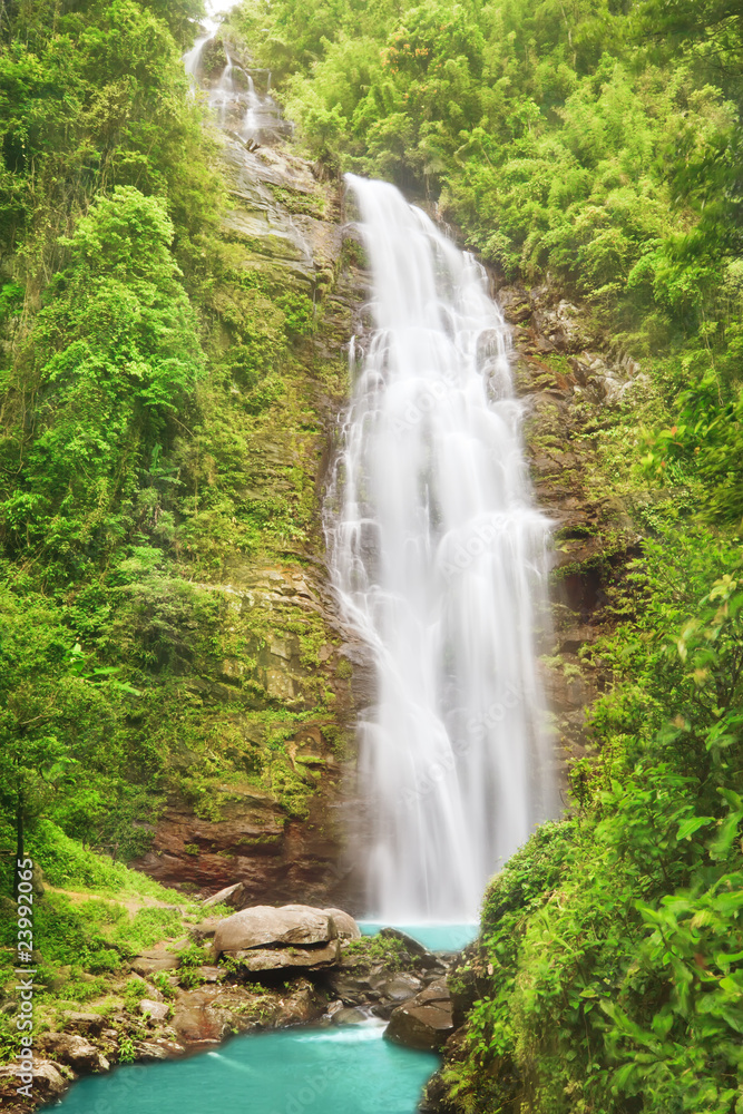 Khe Kem Waterfall