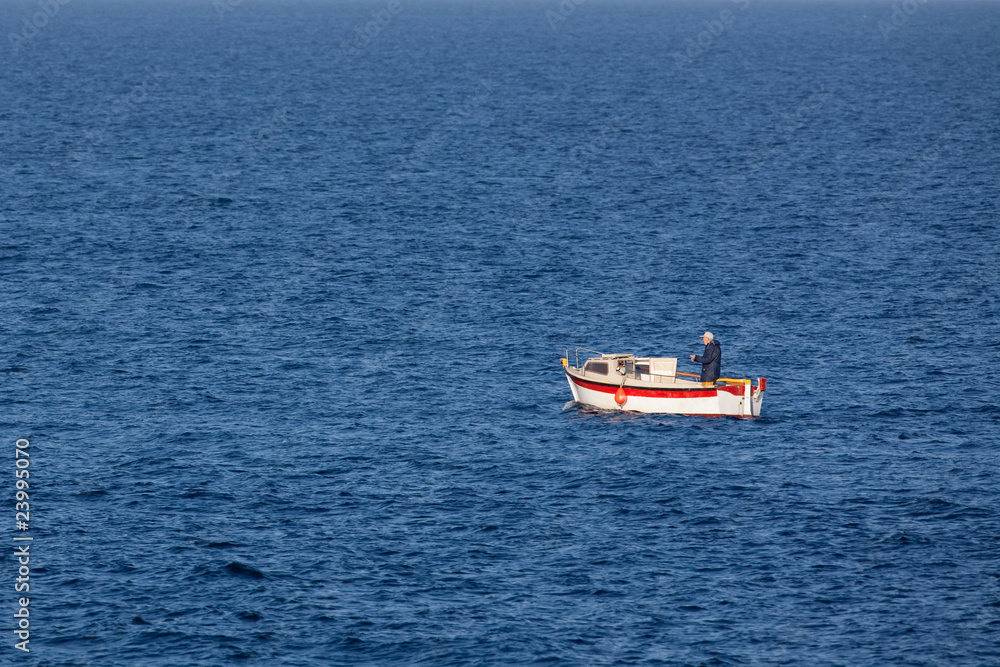 pêcheur artisanal amateur loisir ligne main mer bateau océan b pêcheur artisanal amateur loisir ligne main mer bateau océan b