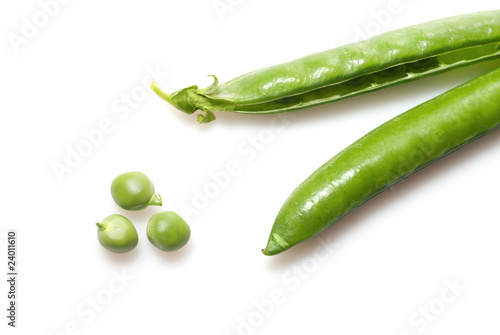 Wallpaper Mural peas isolated on white Torontodigital.ca