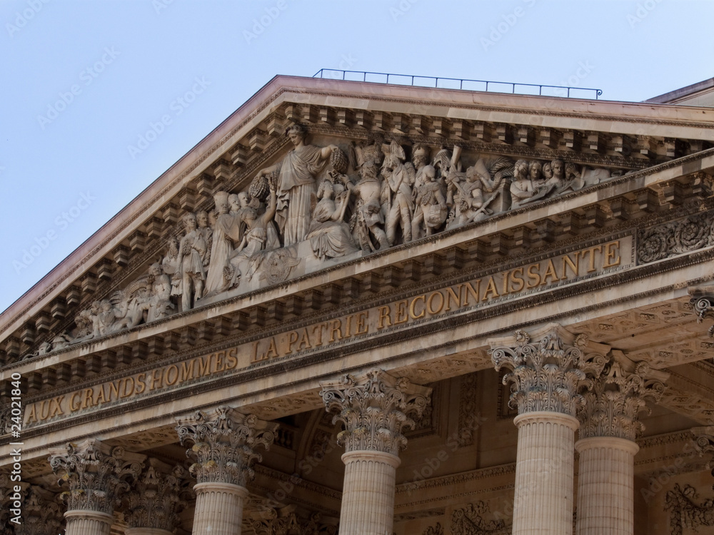 Fronton du panthéon, Paris, France