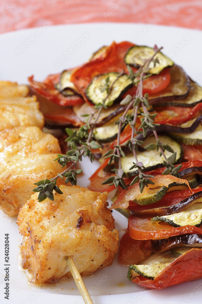 brochette de cabillaud mariné au paprika et légumes confits brochette de cabillaud mariné au paprika et légumes confits