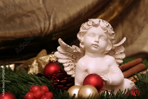 weihnachtsliches Gesteck mit Engel