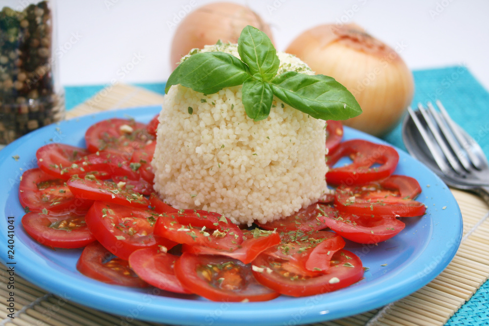 Tomatensalat mit Couscous