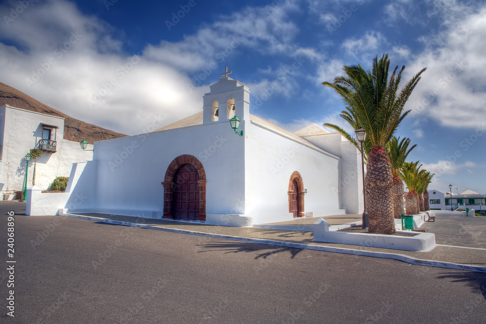 Fototapeta premium A white church