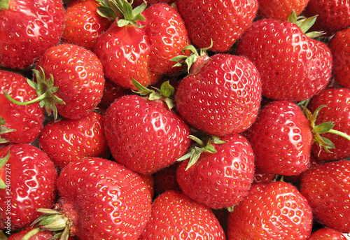 a lot of red strawberrieses