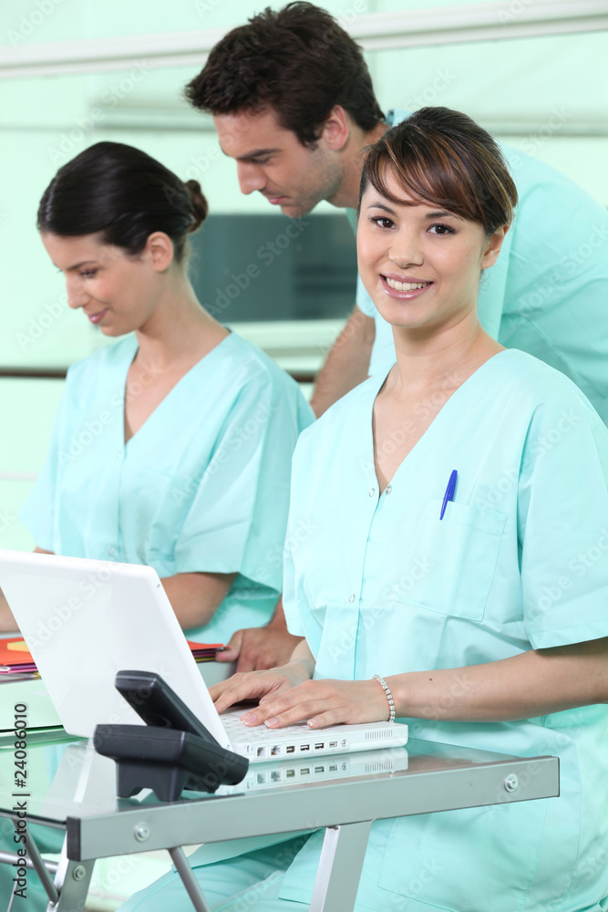 Portrait d'une assistante médicale Portrait d'une assistante médicale
