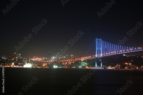 Bosphorus Bridge © giray komurcu