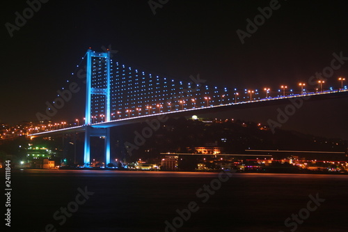 Bosphorus Bridge © giray komurcu