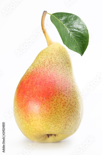 One ripe pear with a leaf.