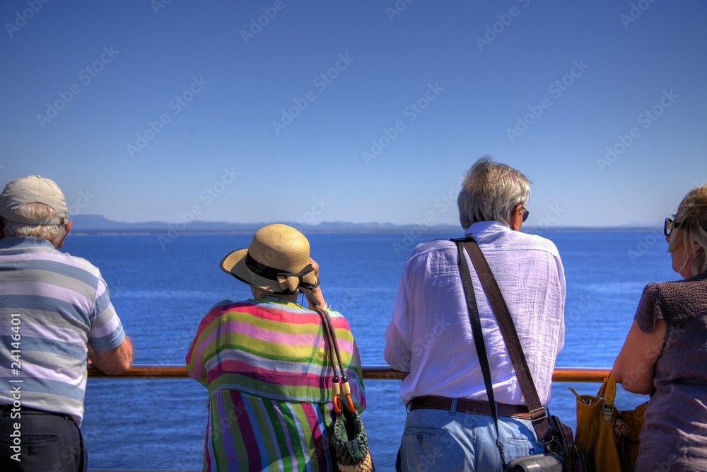 Fototapeta premium Turisti e l'orizzonte