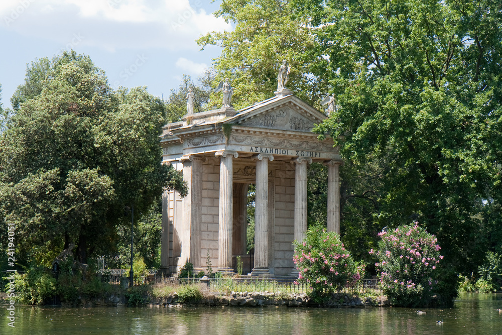 Petit temple antique