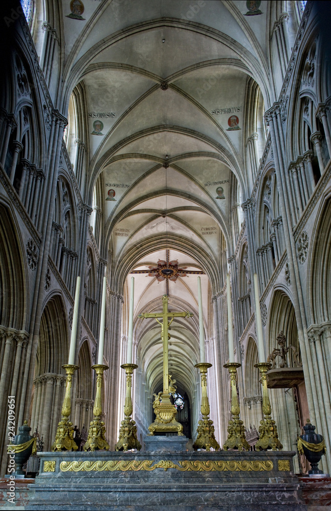 Fototapeta premium interior of Cathedral Notre Dame, Bayeux, Normandy, France
