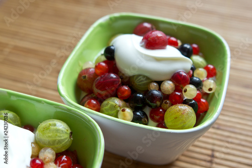 Nachtisch mit Beeren