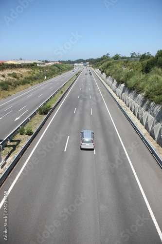 highway with several cars © Fernando Soares