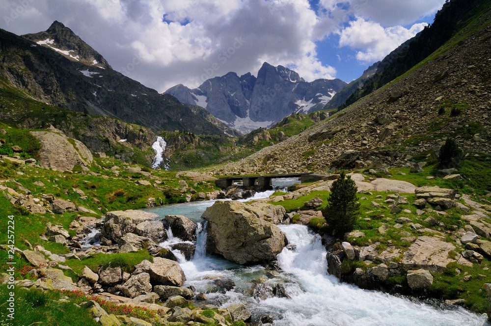 torrent au pied du vignemale