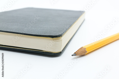 Bleistift und Notizbuch