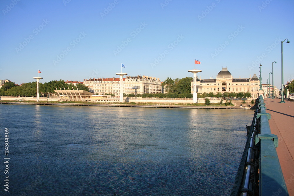 Obraz premium vue sur le rhône